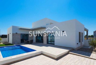 Chalet - Obra nueva -
            Daya Nueva - NB-93602