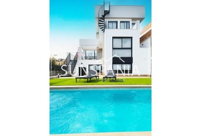 Maison indépendante - Nouvelle construction - Algorfa -
                La Finca Golf