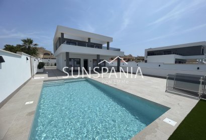 Maison indépendante - Nouvelle construction -
            Rojales - NB-85602