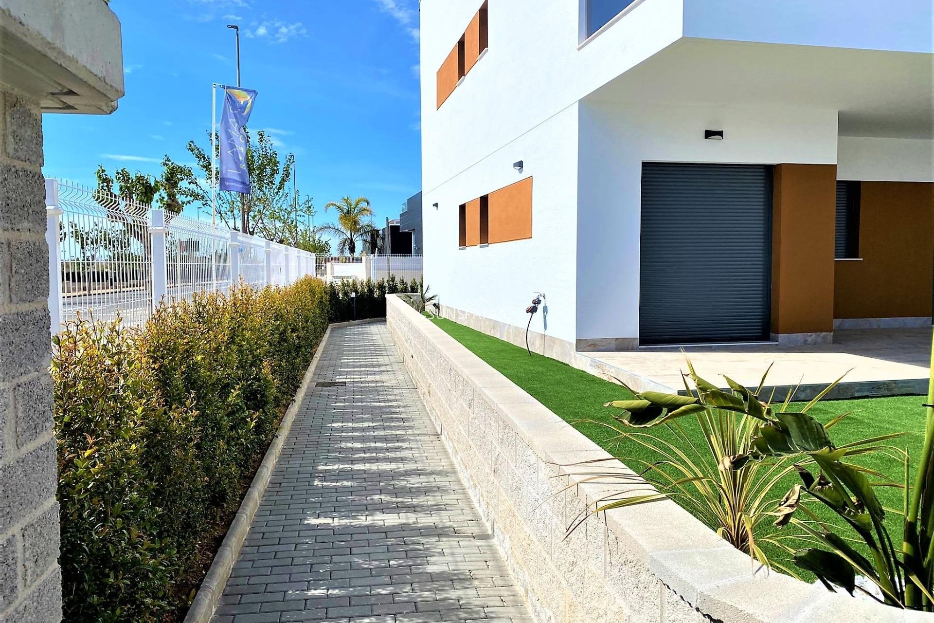 New Build - Apartment / flat -
Pilar de la Horadada - Polideportivo