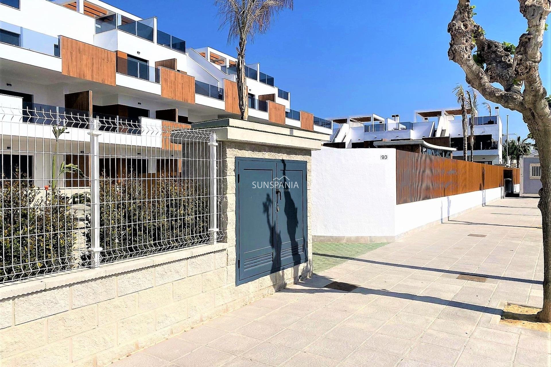 New Build - Apartment / flat -
Pilar de la Horadada - Polideportivo