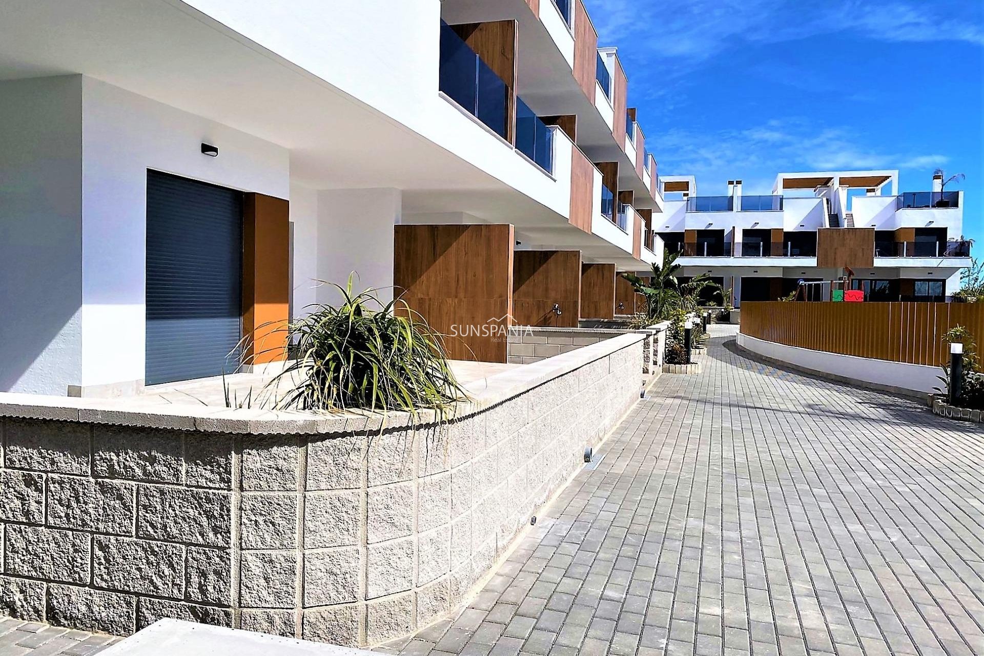 New Build - Apartment / flat -
Pilar de la Horadada - Polideportivo