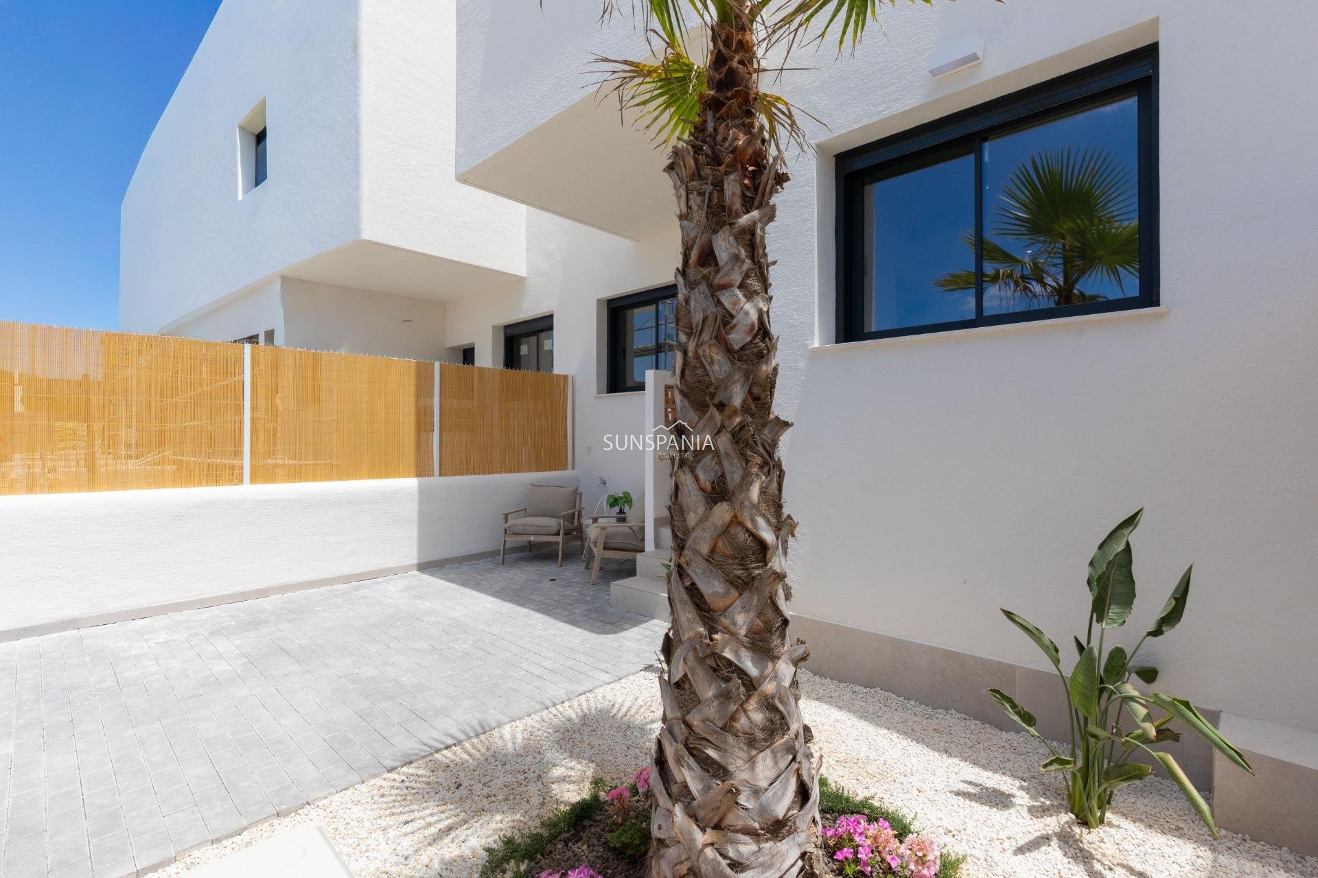 Nouvelle construction - Appartement -
Dolores - Sector 3