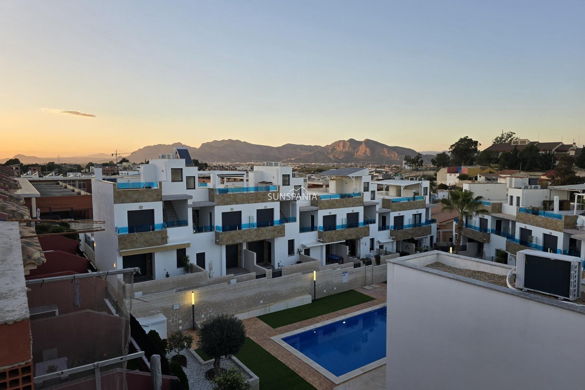 Obra nueva - Adosado -
Bigastro - pueblo