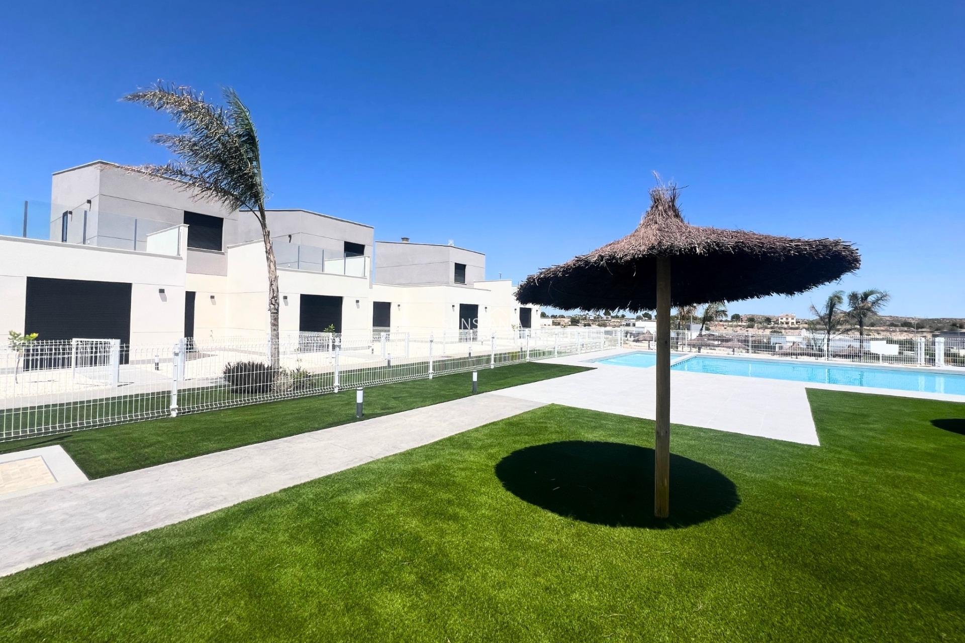 Obra nueva - Casa adosada -
Banos y Mendigo - Altaona Golf And Country Village