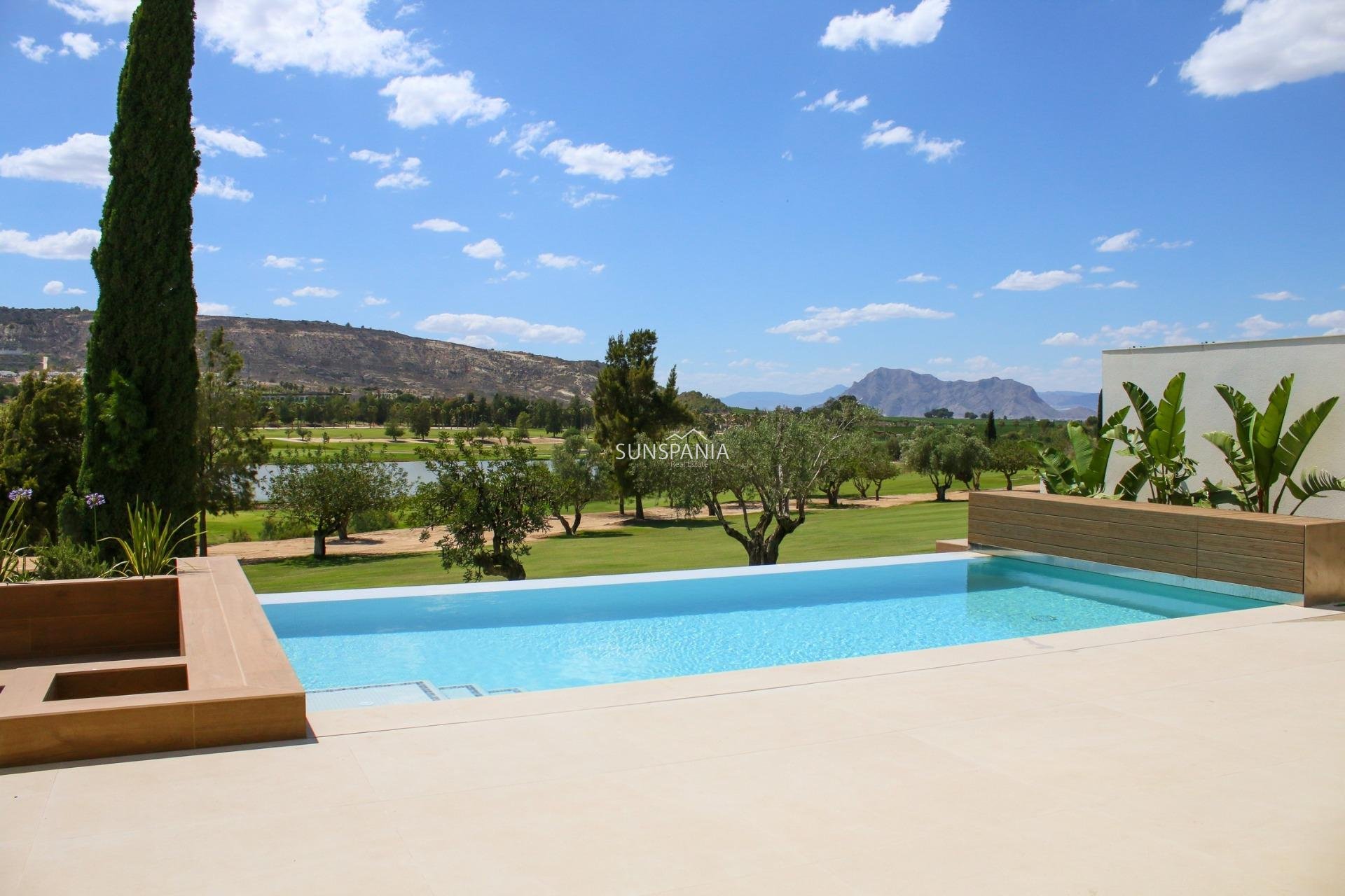 Obra nueva - Chalet -
Algorfa - La Finca Golf