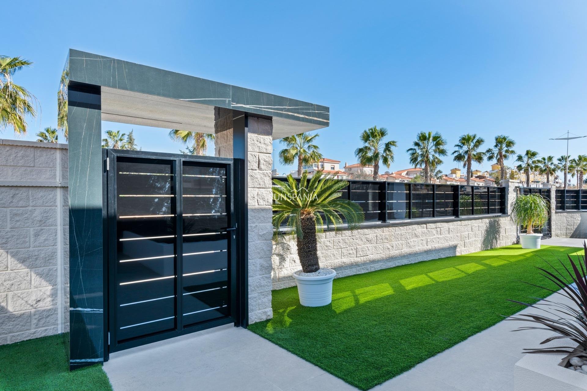 Obra nueva - Chalet -
Algorfa - La Finca Golf