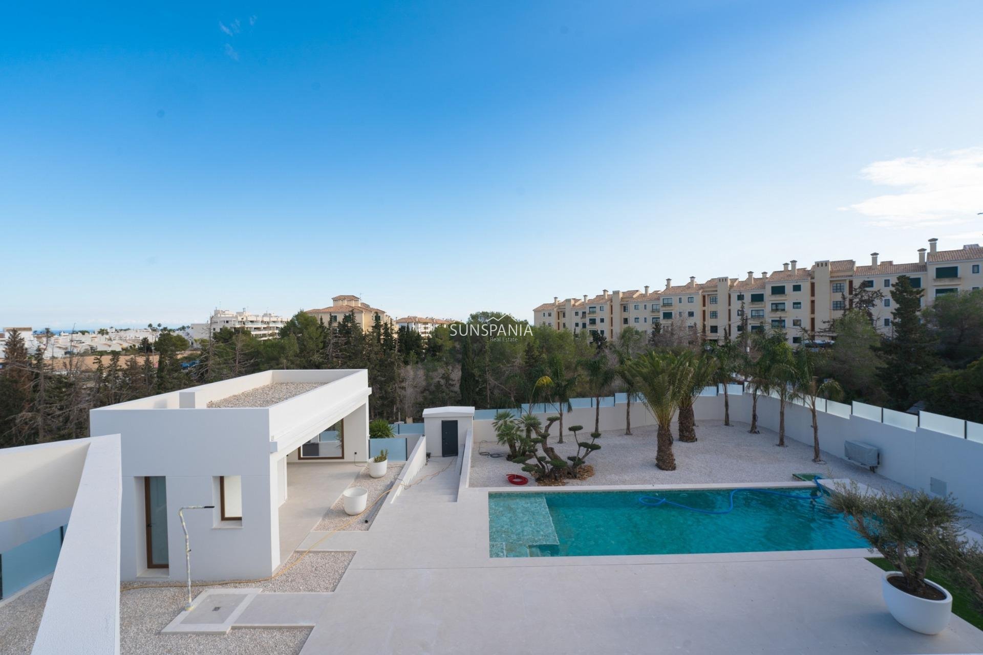 Obra nueva - Chalet -
Benejúzar - alta