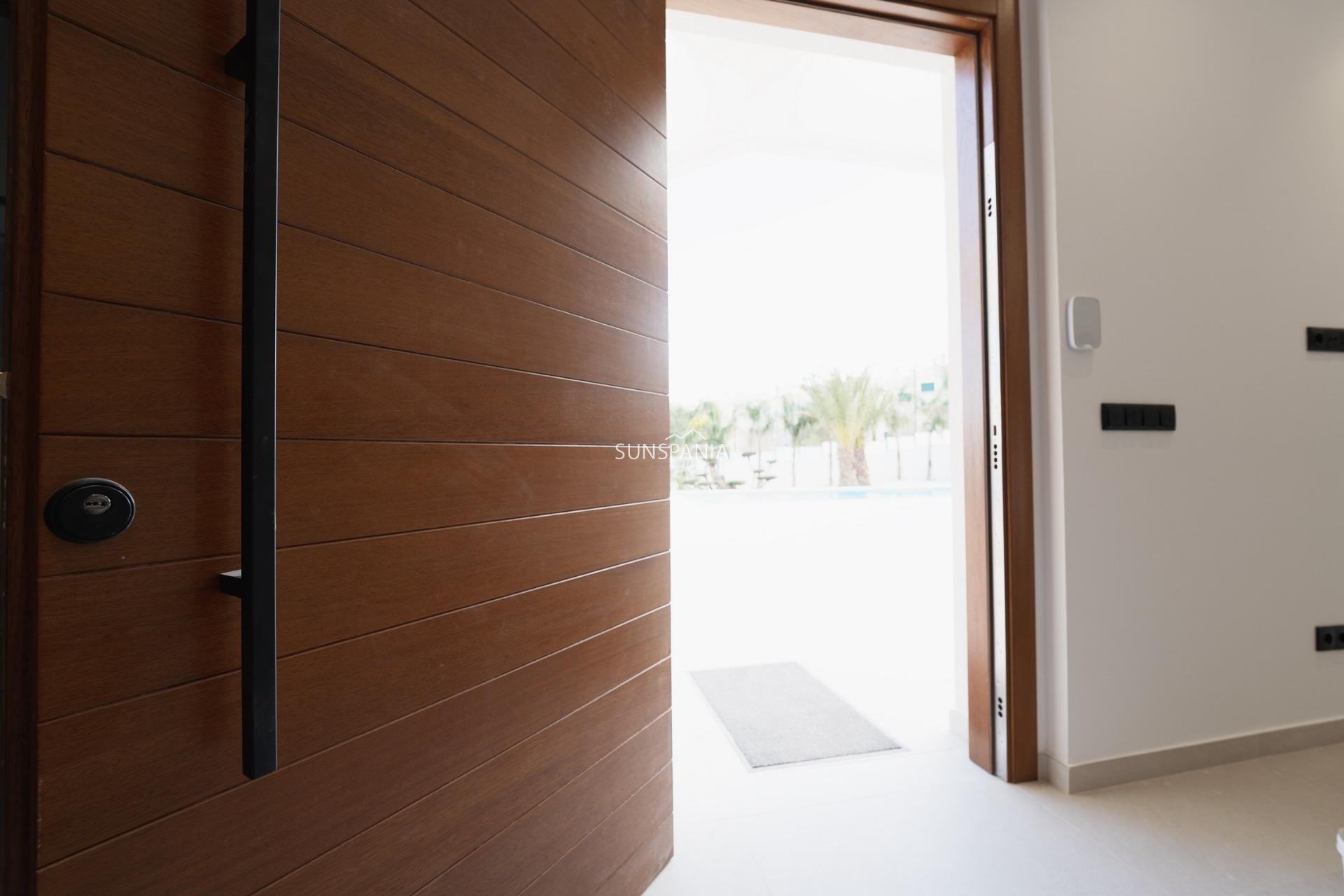 Obra nueva - Chalet -
Benejúzar - alta