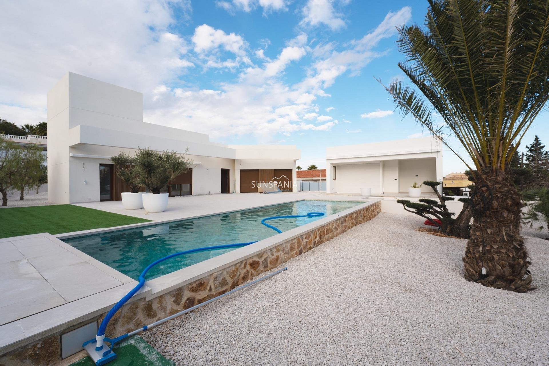 Obra nueva - Chalet -
Benejúzar - alta