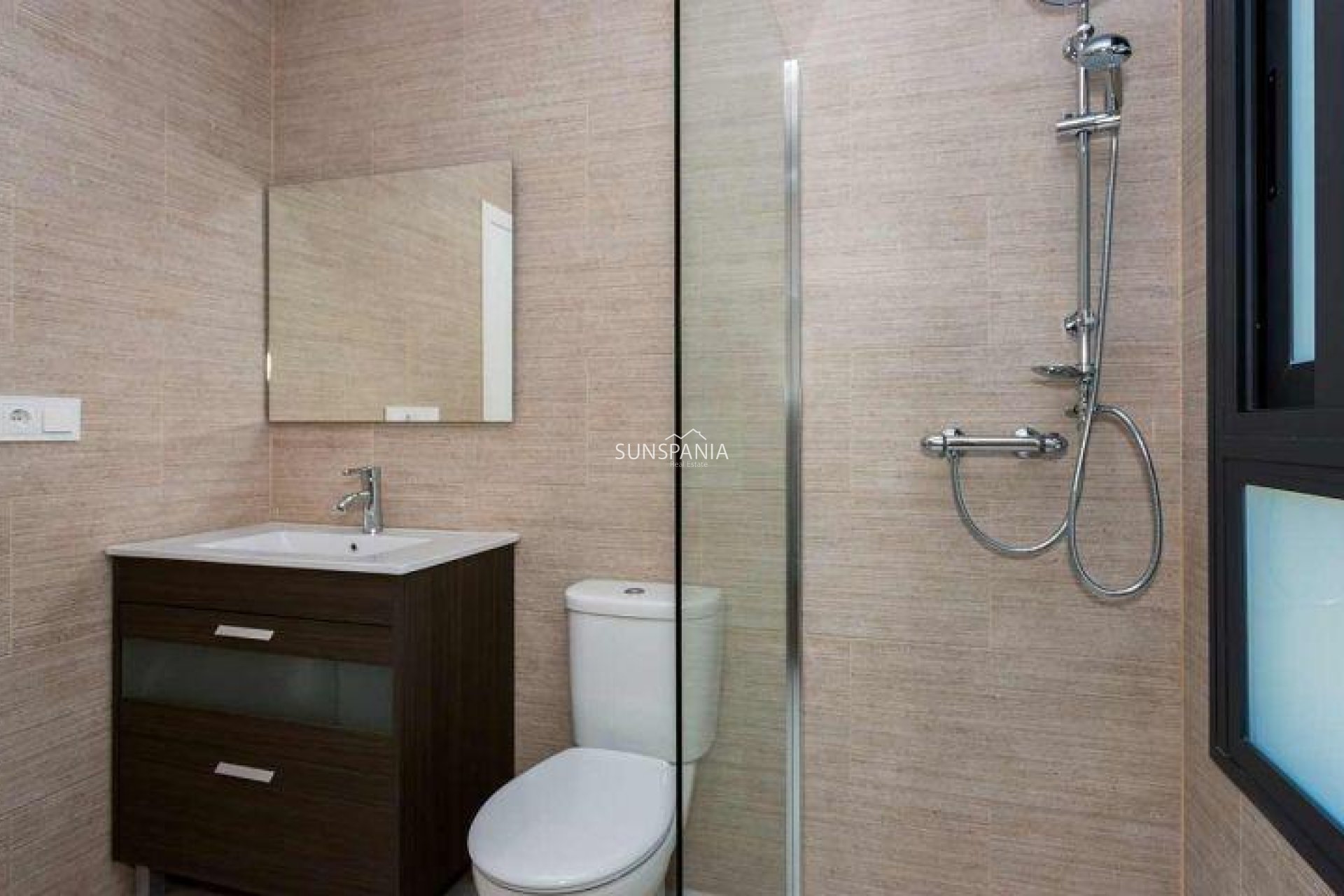 Obra nueva - Chalet -
Daya Nueva - Centro