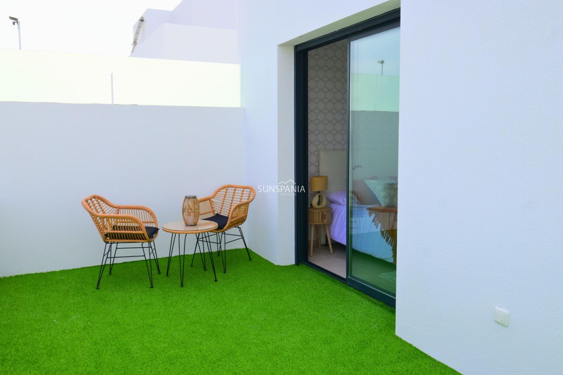 Obra nueva - Chalet -
Dolores - polideportivo