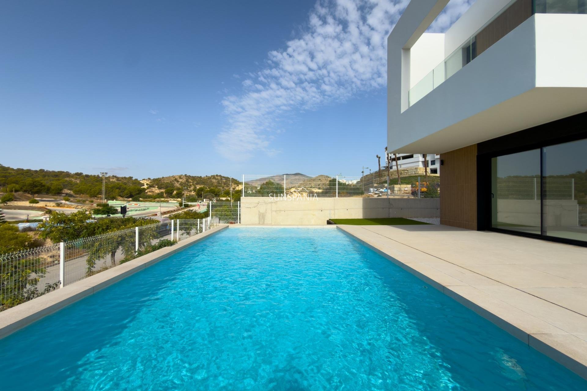 Obra nueva - Chalet -
Finestrat - Campana Garden