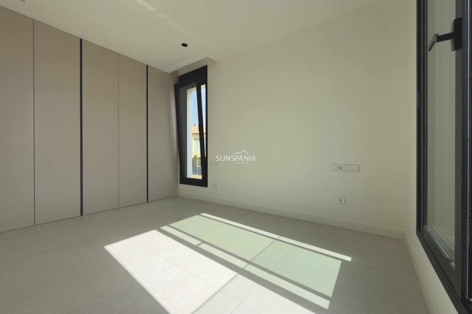 Obra nueva - Chalet -
Finestrat - Campana Garden