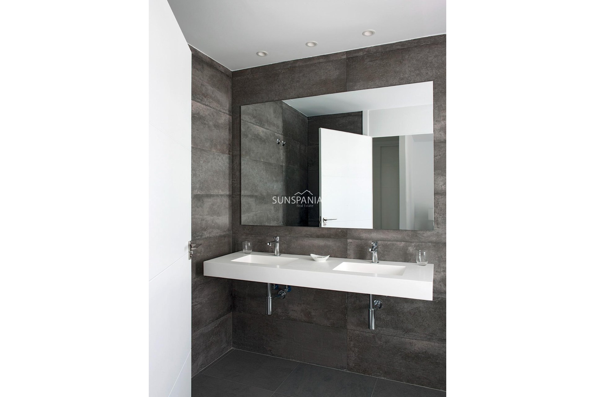 Obra nueva - Chalet -
La Manga Club