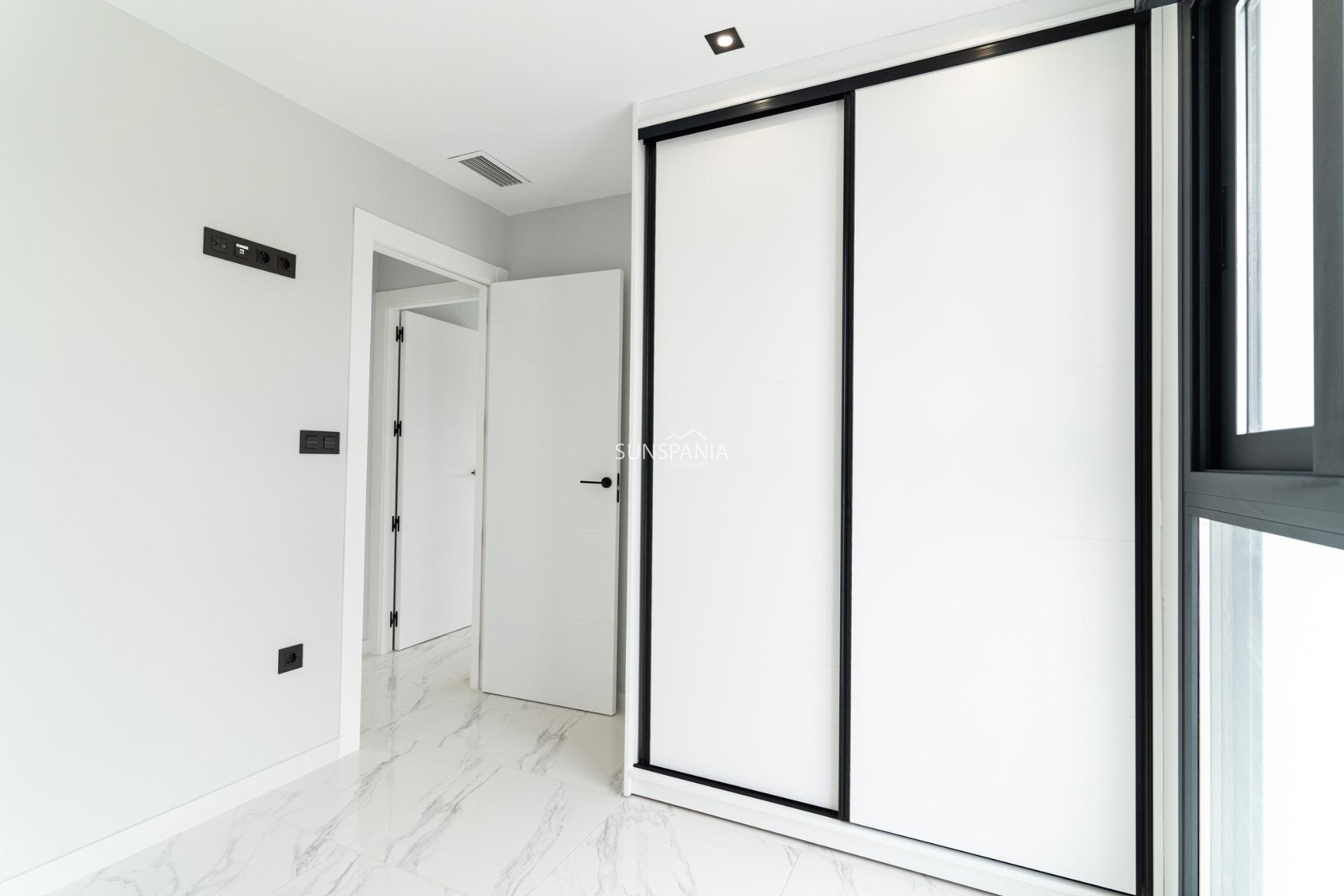 Obra nueva - Chalet -
Orihuela Costa - Punta Prima