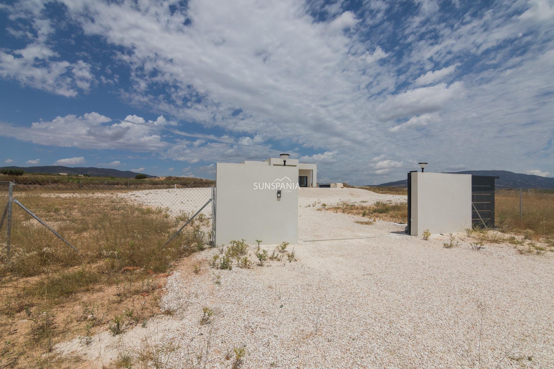 Obra nueva - Chalet -
Pinoso - Campo