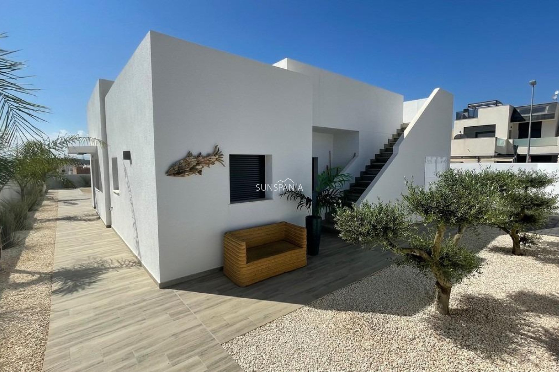 Obra nueva - Chalet -
Rafal - polideportivo