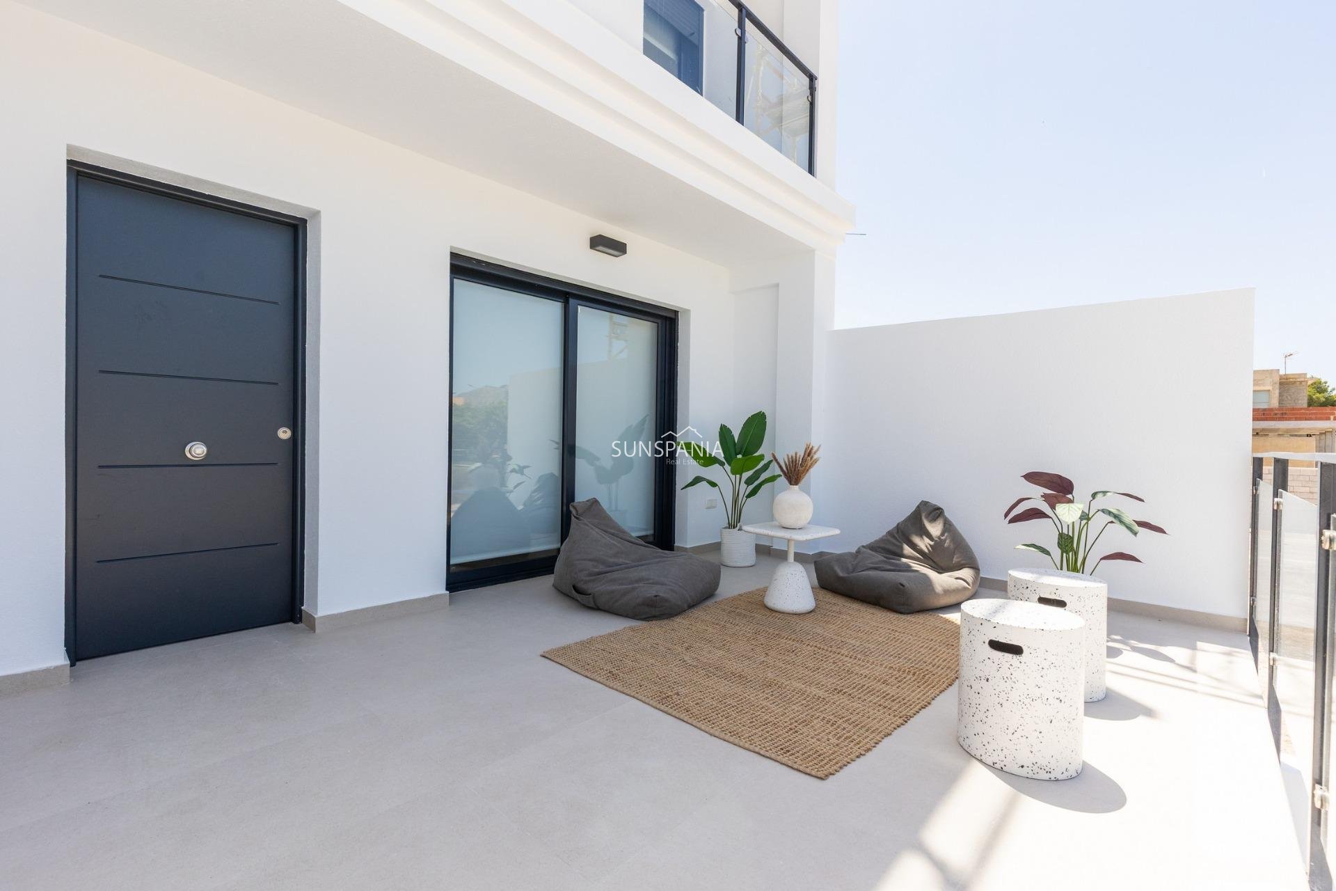 Obra nueva - Chalet -
Rafal - pueblo
