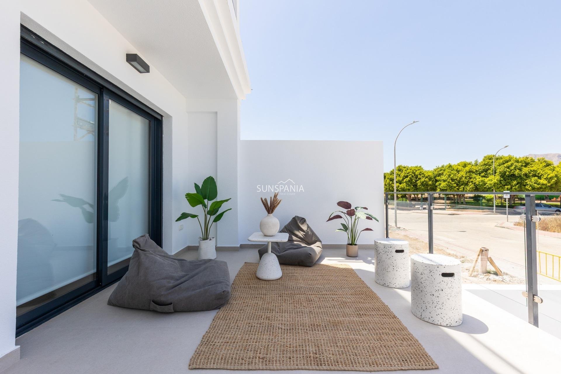 Obra nueva - Chalet -
Rafal - pueblo