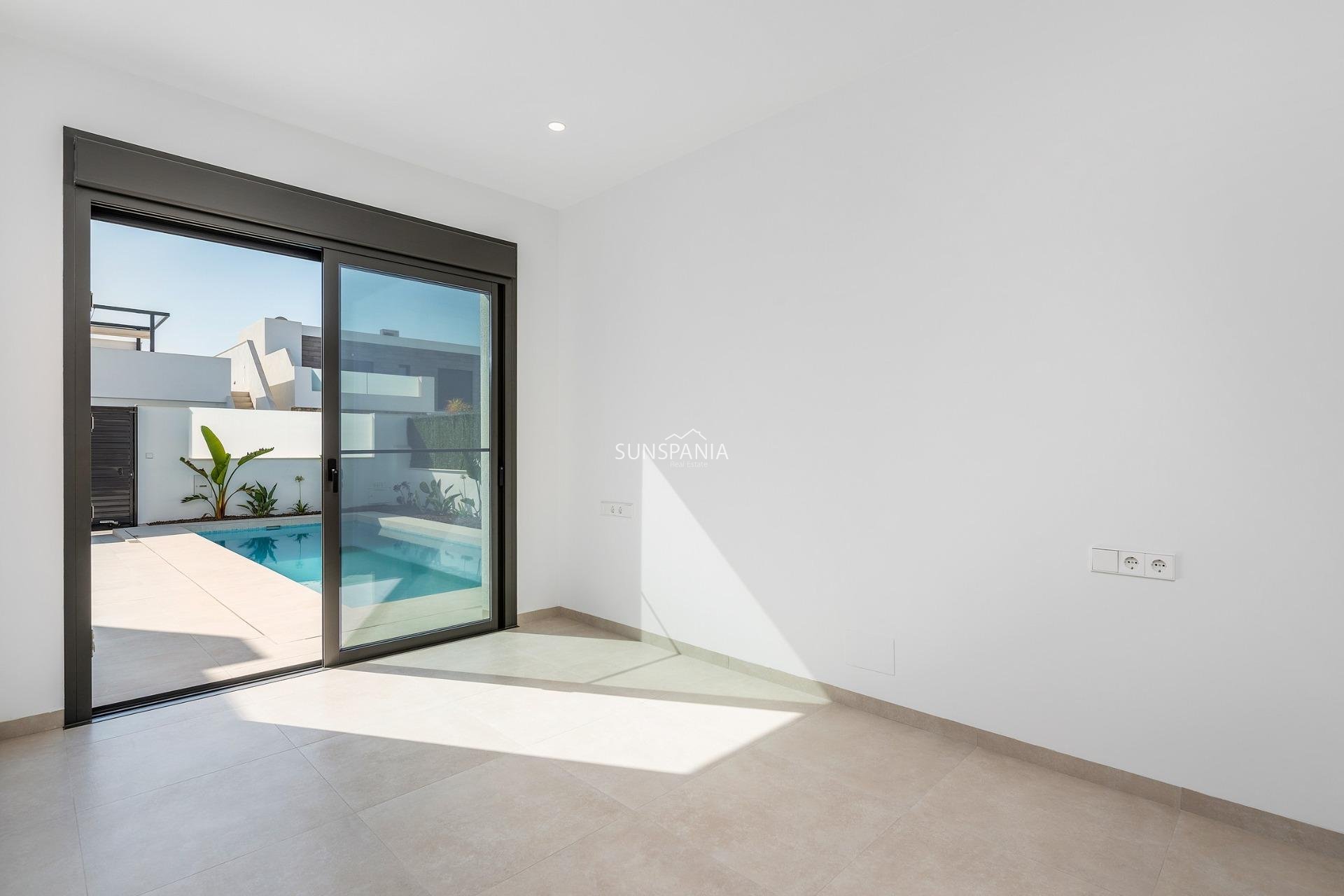 Obra nueva - Chalet -
San Javier - Parque del doce