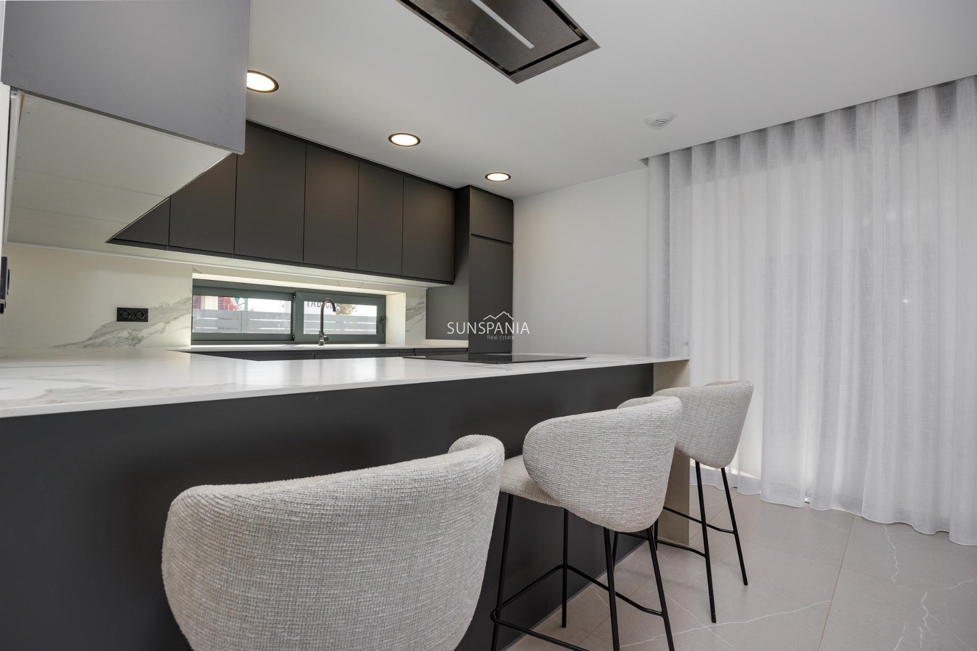 Obra nueva - Chalet -
Torrevieja - Sector 25