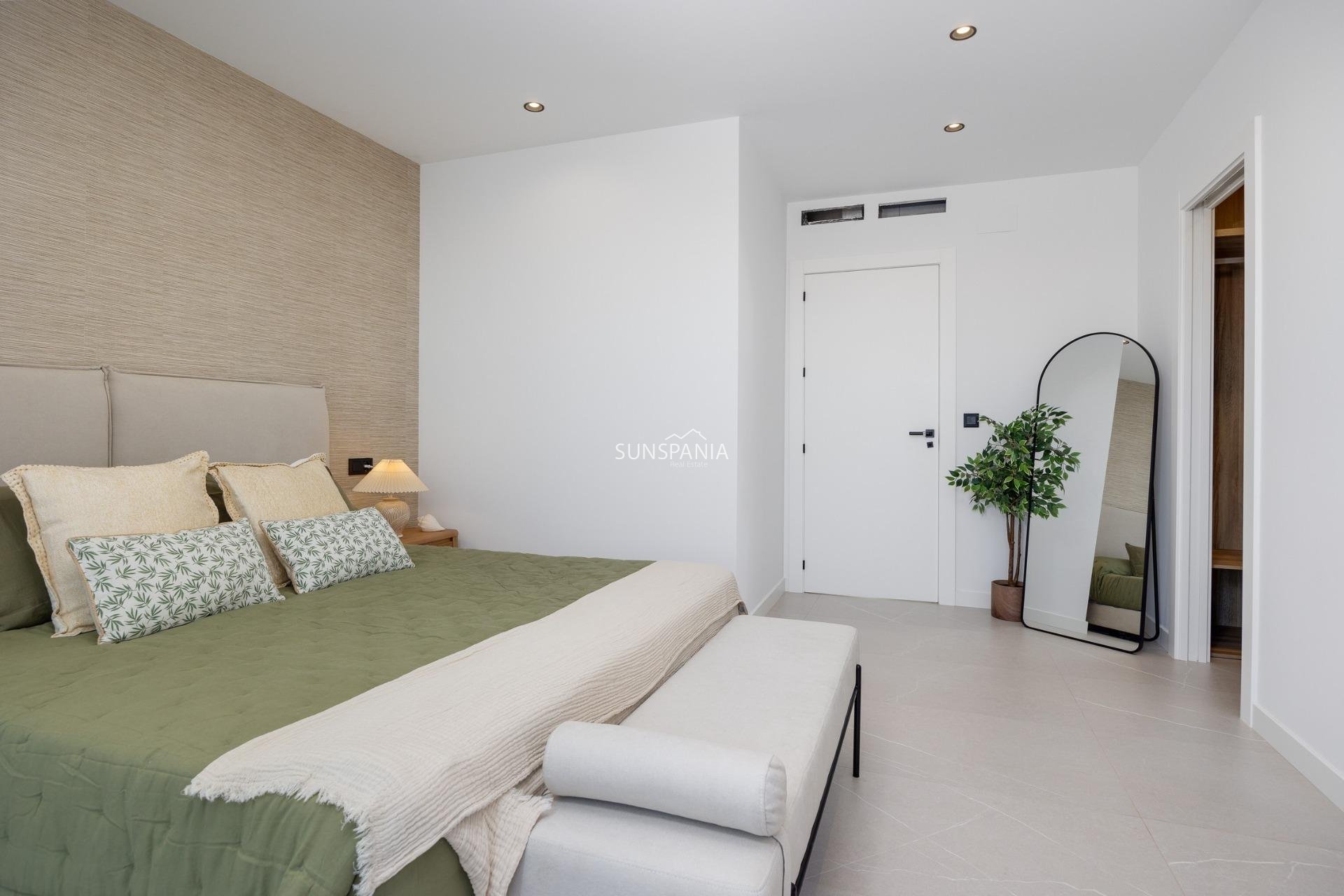 Obra nueva - Chalet -
Torrevieja - Sector 25