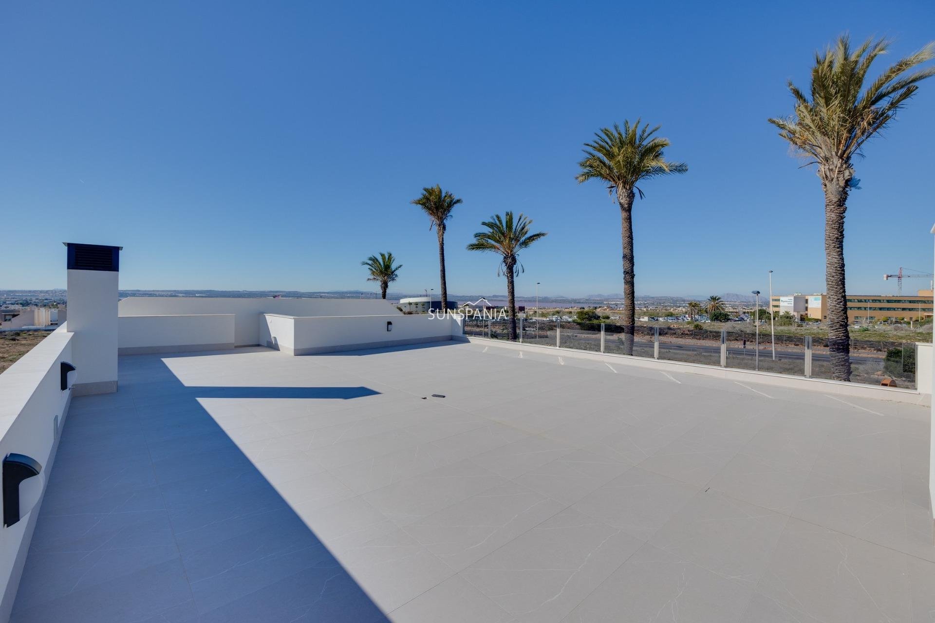 Obra nueva - Chalet -
Torrevieja - Sector 25