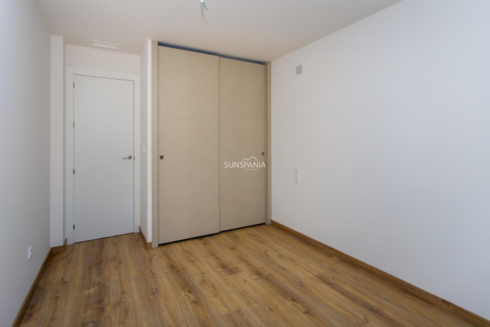 Obra nueva - Piso -
Hondón de las Nieves - El Salero