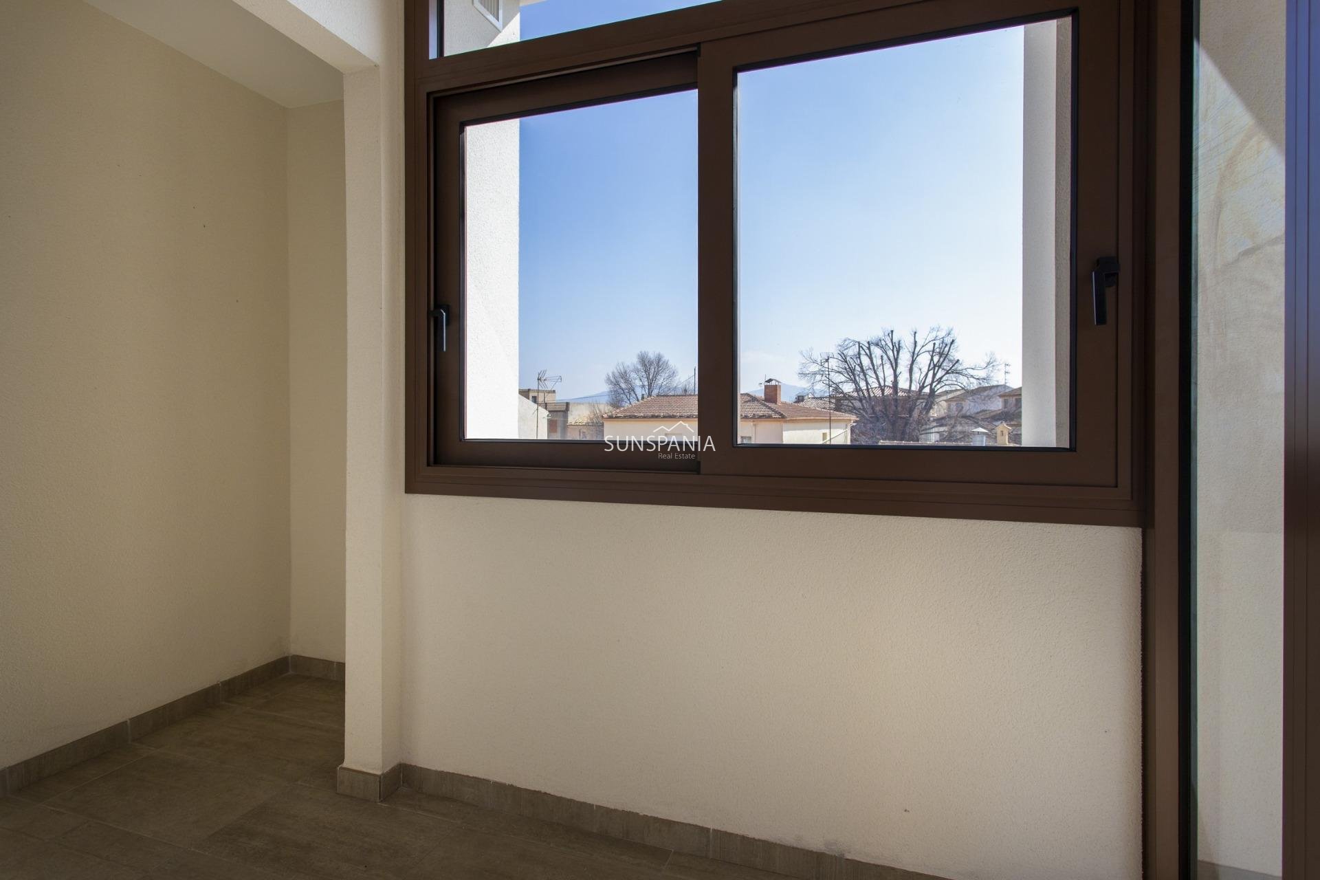 Obra nueva - Piso -
Hondón de las Nieves - El Salero