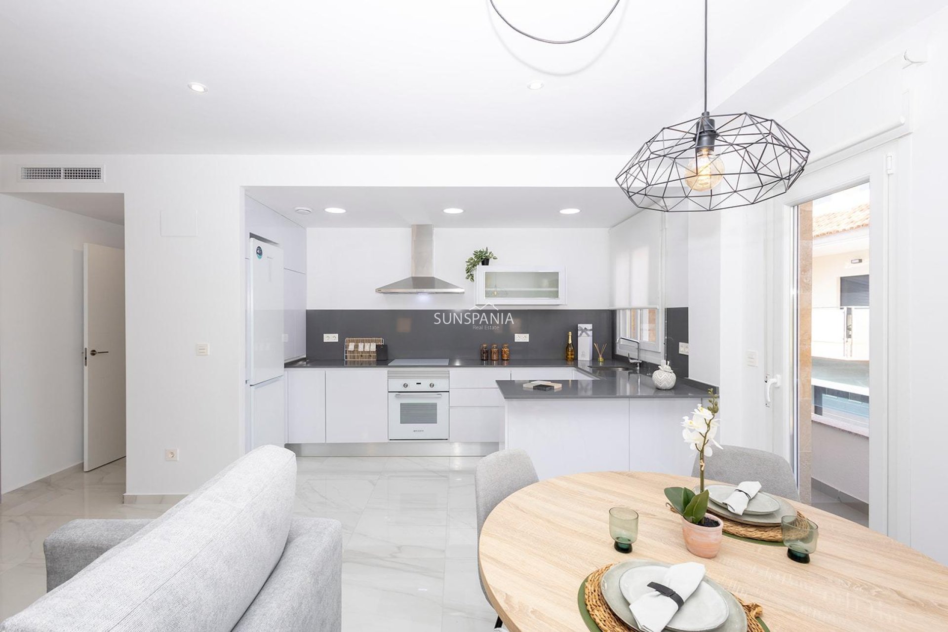 Obra nueva - Piso -
Jacarilla - pueblo