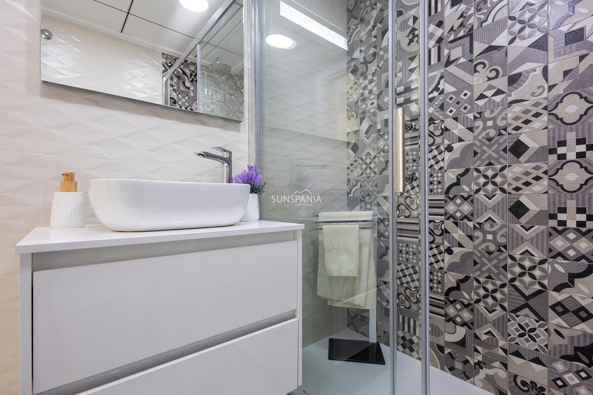 Obra nueva - Piso -
Jacarilla - pueblo