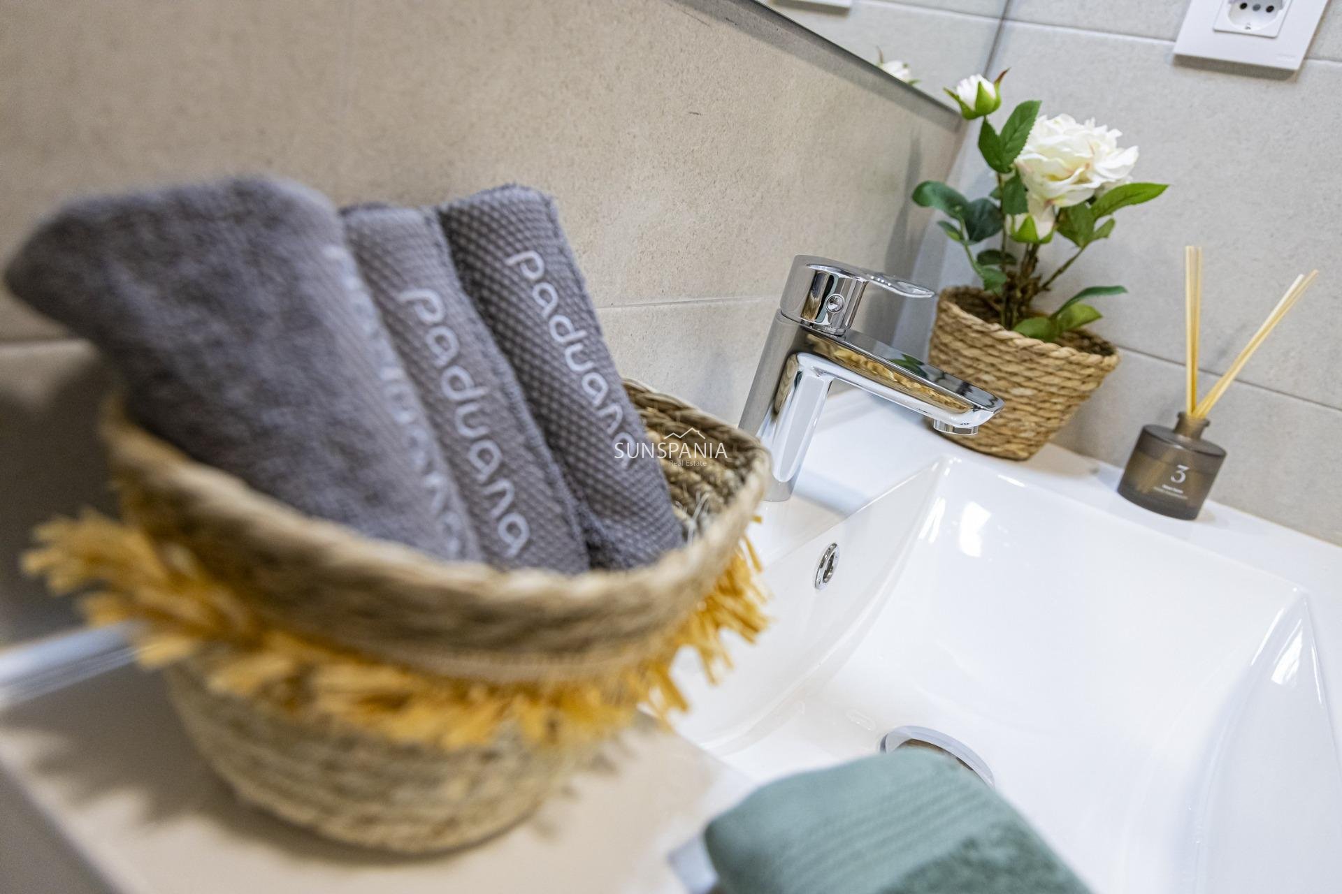 Obra nueva - Piso -
La Manga del Mar Menor - La Manga