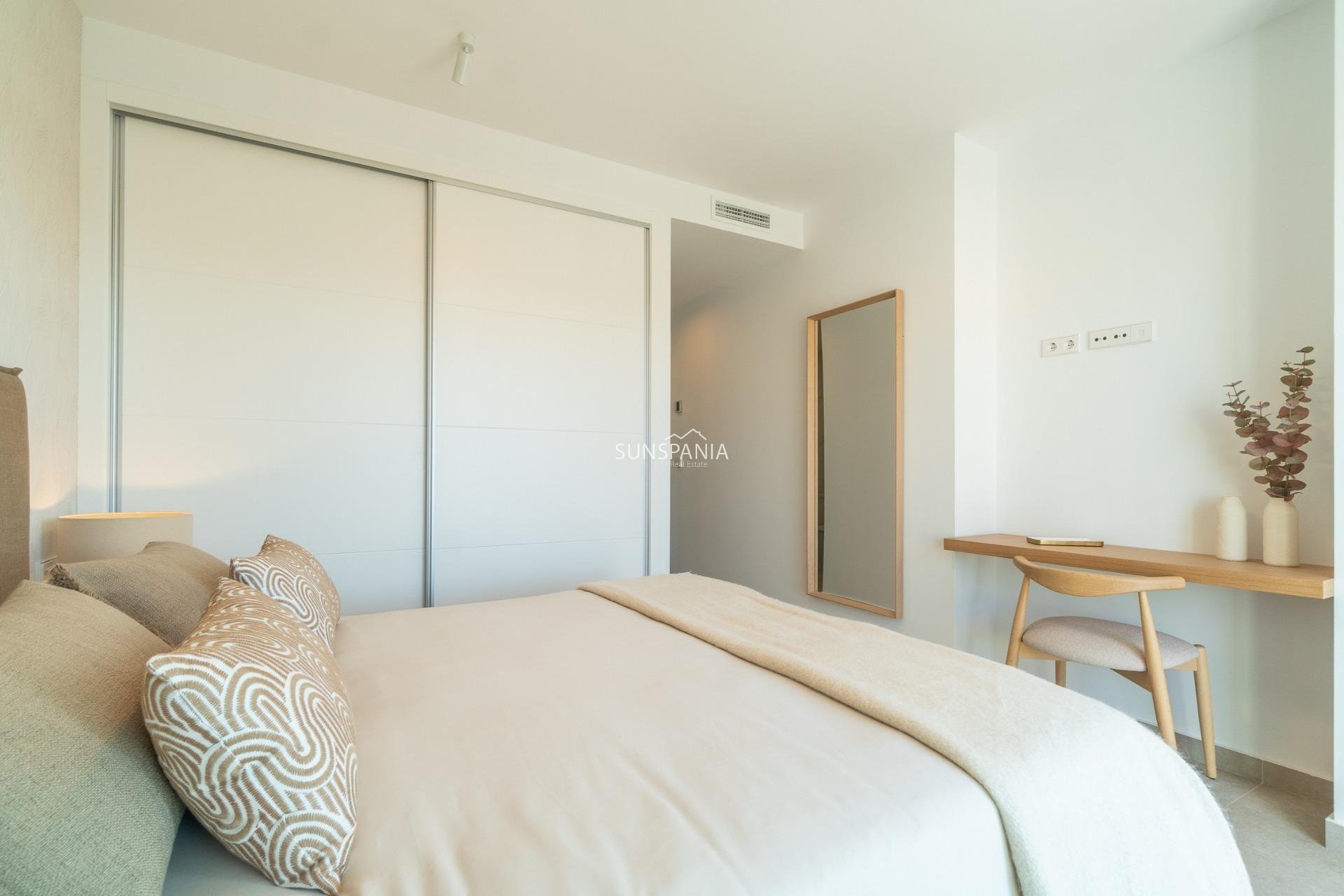 Obra nueva - Piso -
Orihuela Costa - Playa Flamenca