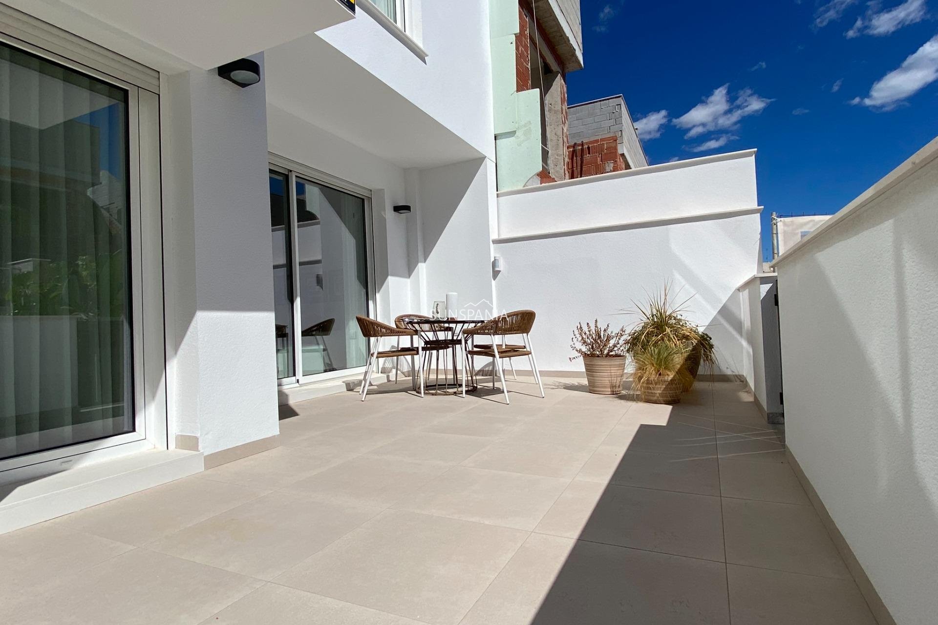 Obra nueva - Piso -
Pilar de la Horadada - pueblo