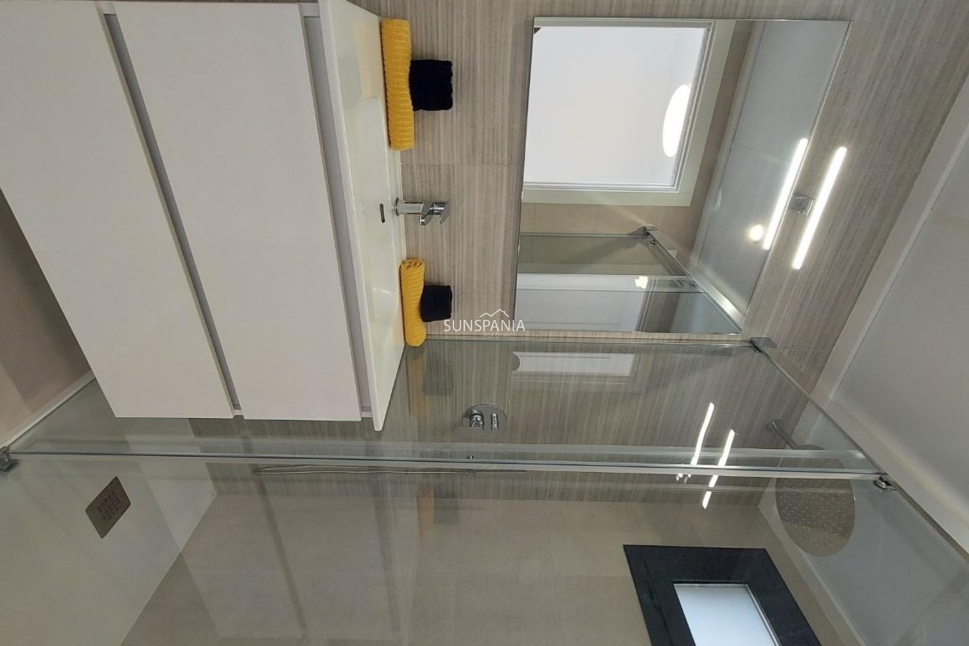 Obra nueva - Piso -
San Miguel de Salinas - Pueblo