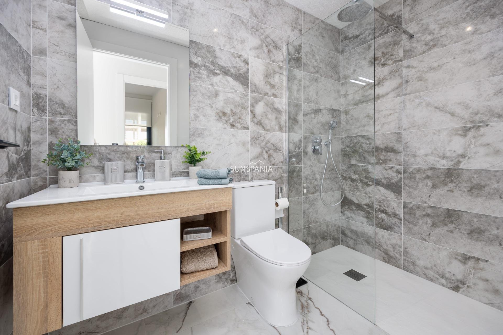 Obra nueva - Piso -
San Miguel de Salinas - Pueblo