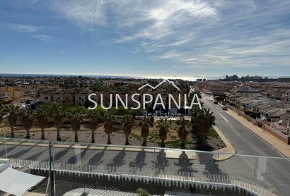 Penthouse - Nouvelle construction -
            Orihuela Costa - NB-64110