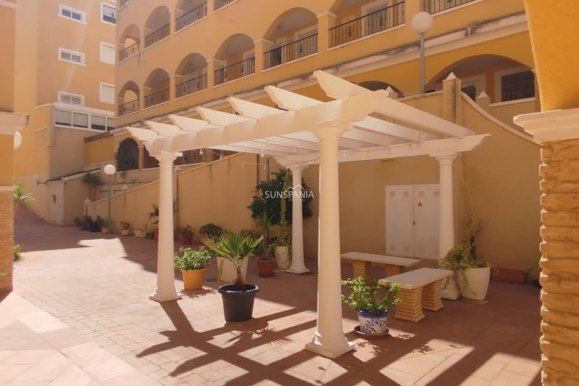 Resale - Apartment -
Algorfa