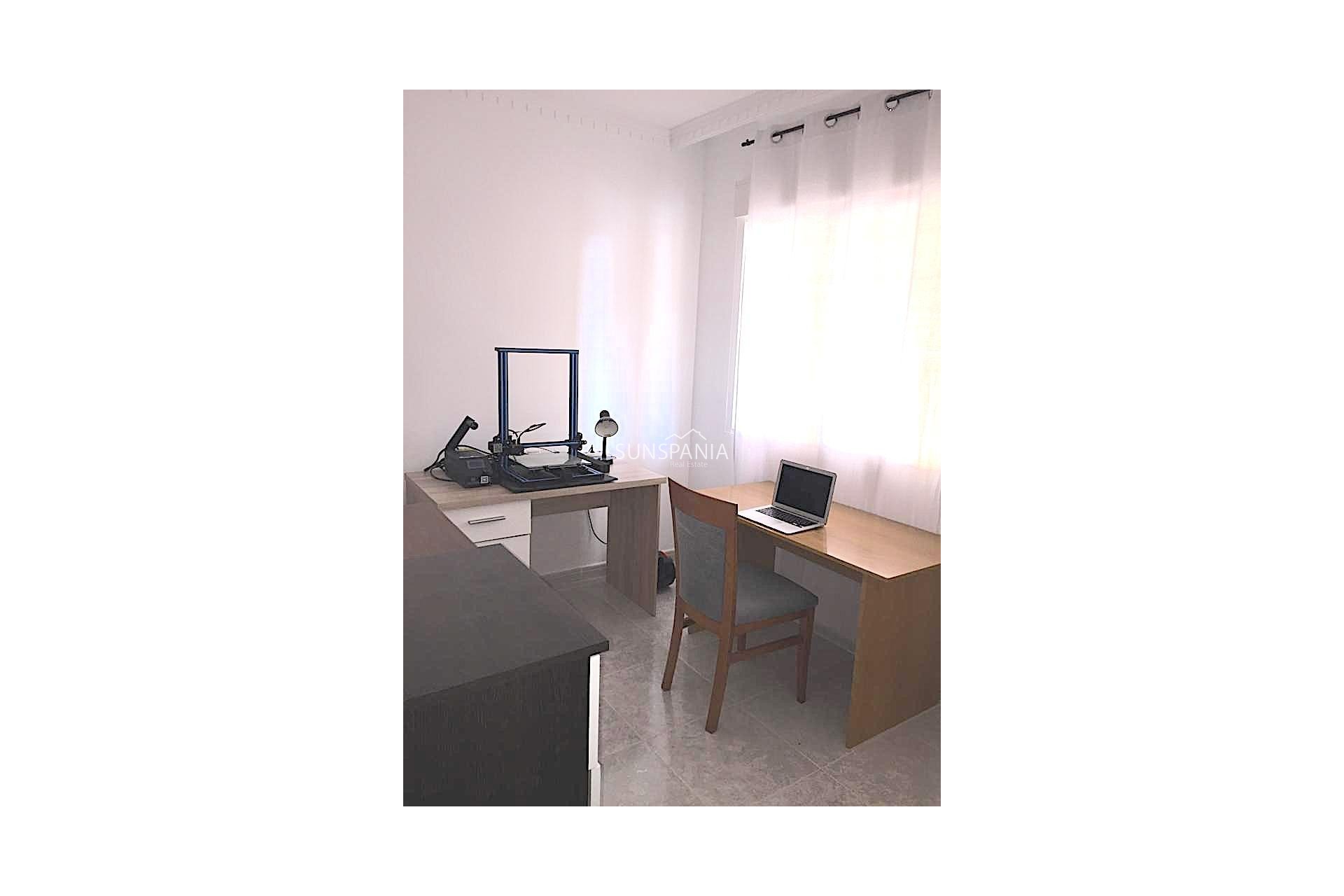 Resale - Apartment -
Algorfa