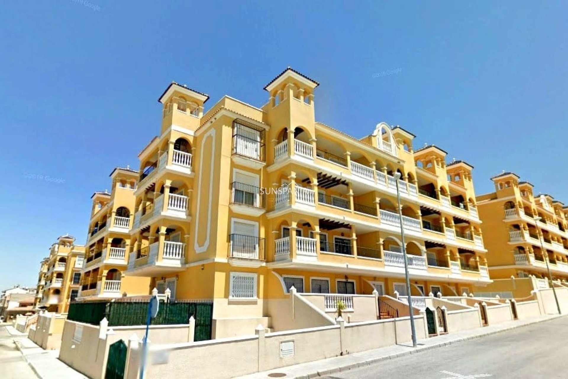 Resale - Apartment -
Algorfa