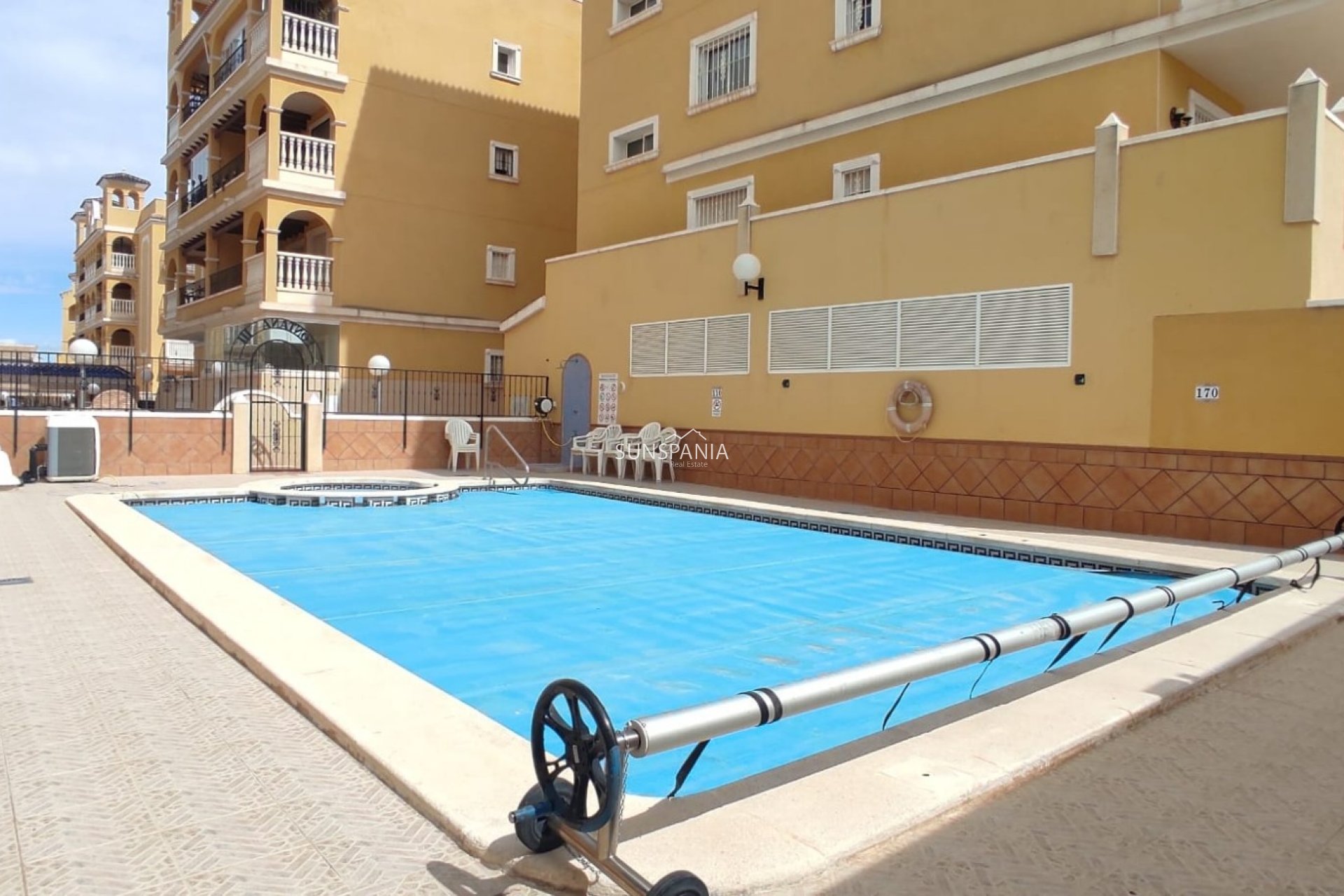 Resale - Apartment -
Algorfa