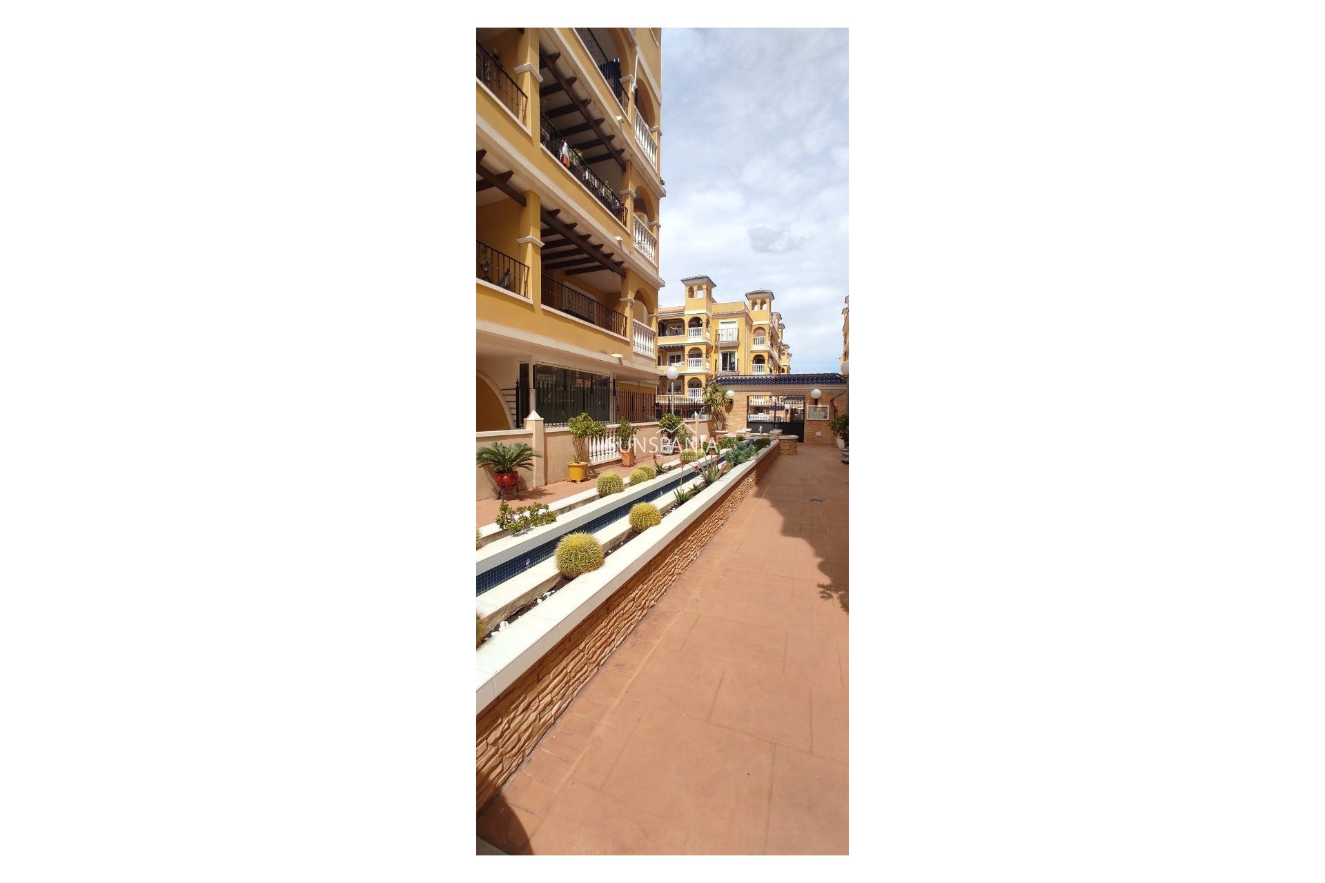 Resale - Apartment -
Algorfa