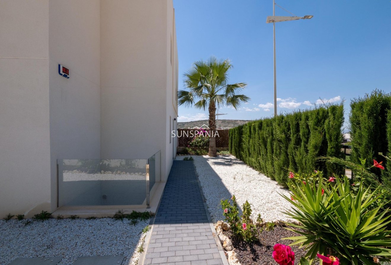 Obra nueva - Chalet -
Algorfa - La Finca Golf