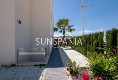 Obra nueva - Chalet -
Algorfa - La Finca Golf