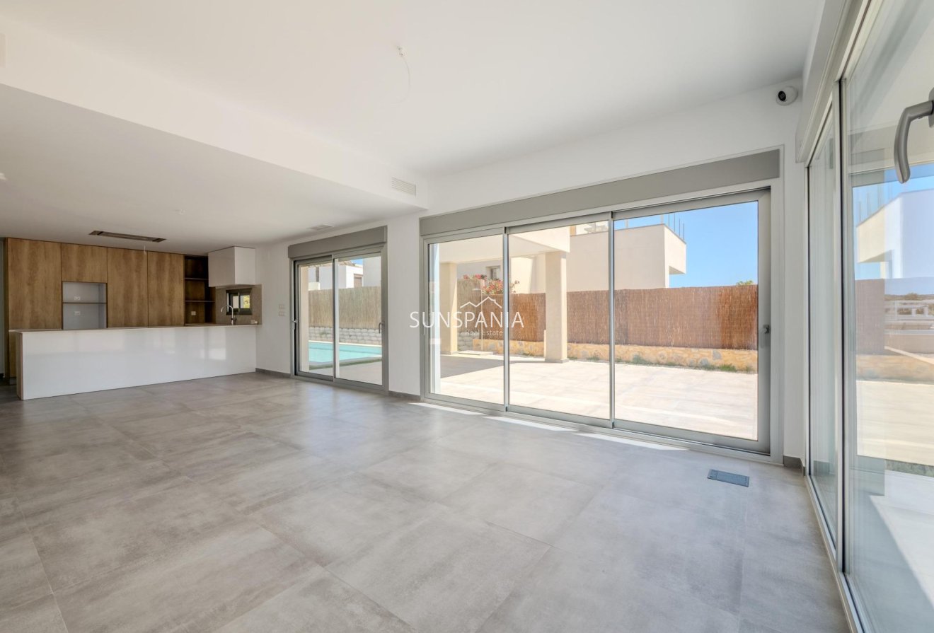 Obra nueva - Chalet -
Algorfa - La Finca Golf