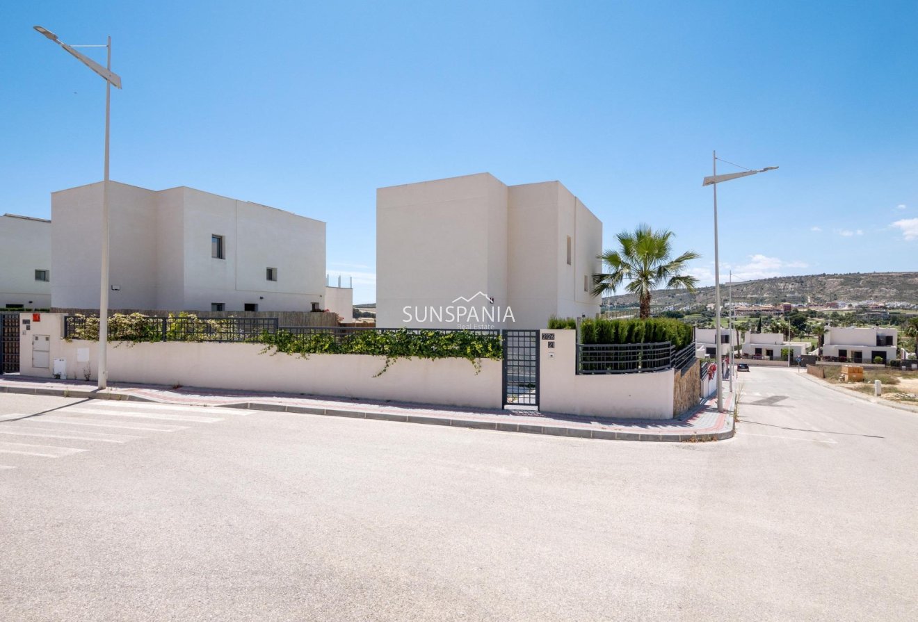 Obra nueva - Chalet -
Algorfa - La Finca Golf