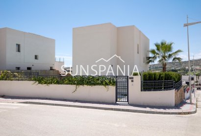 Obra nueva - Chalet -
Algorfa - La Finca Golf