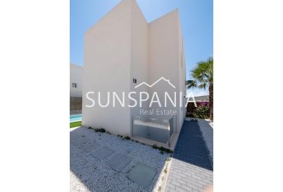 Obra nueva - Chalet -
Algorfa - La Finca Golf