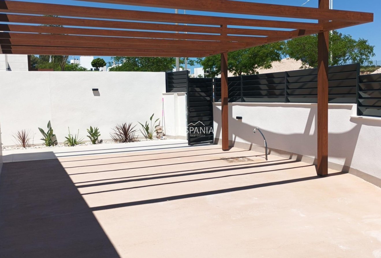 Obra nueva - Chalet -
Pilar de la Horadada - Roda Golf